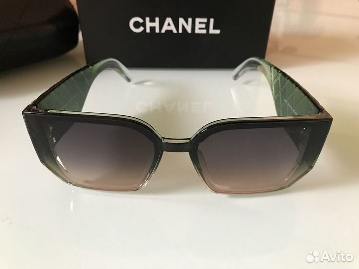 Очки солнцезащитные брендовые c чехлом