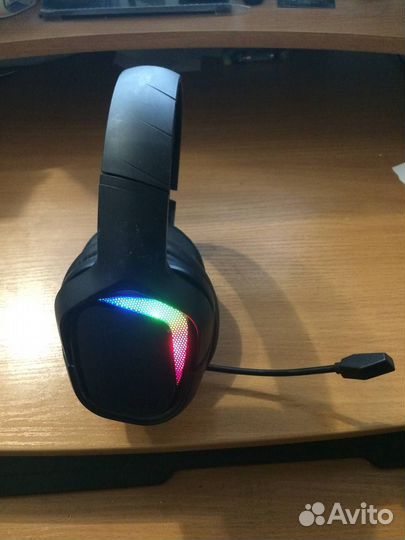 Беспроводные игровые наушники с RGB-подсветкой