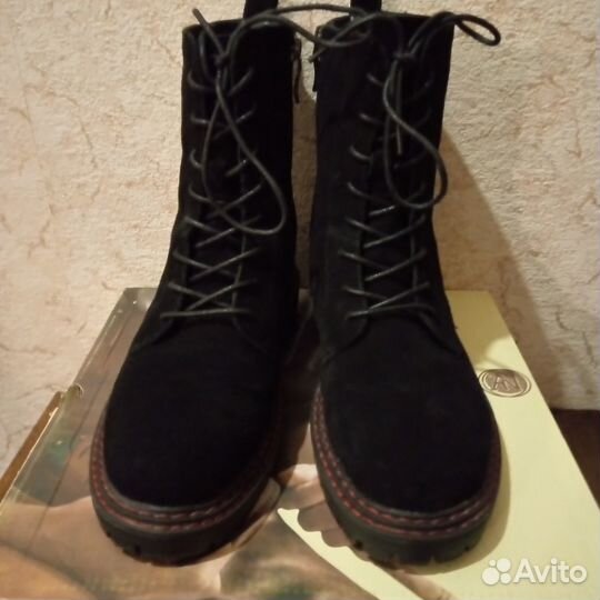 Ботинки женские зимние 38 размера