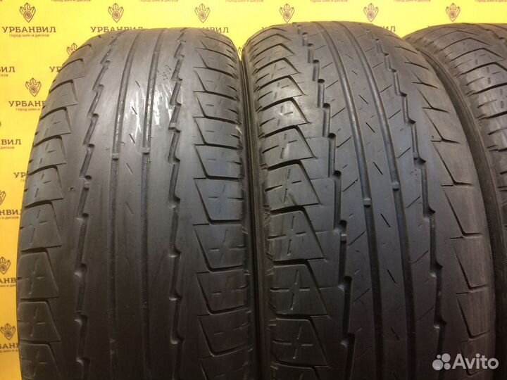Kumho Road Venture ST KL11 235/70 R16 104T