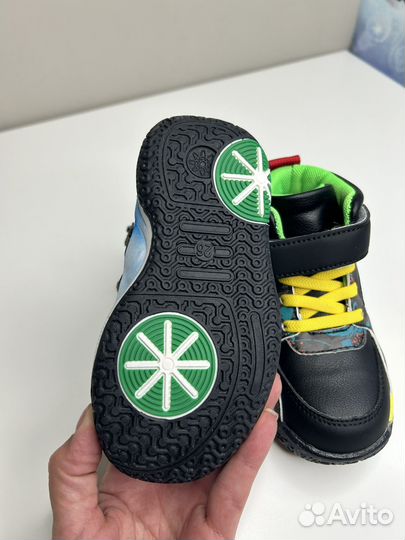 Ботинки демисезонные для мальчика, новые