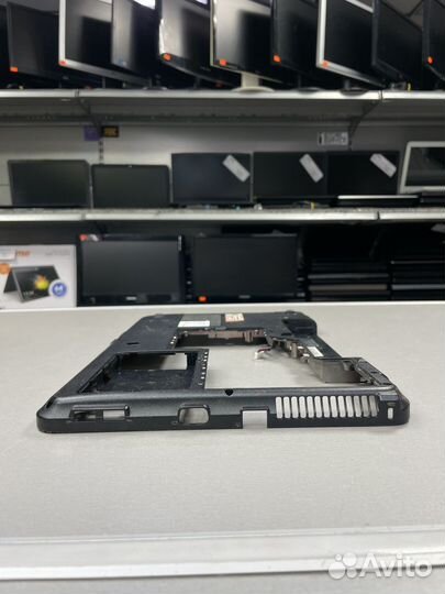 Нижняя часть корпуса, поддон ноутбука Lenovo G555