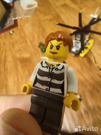 Lego City 60067 Погоня на полицейском вертолете