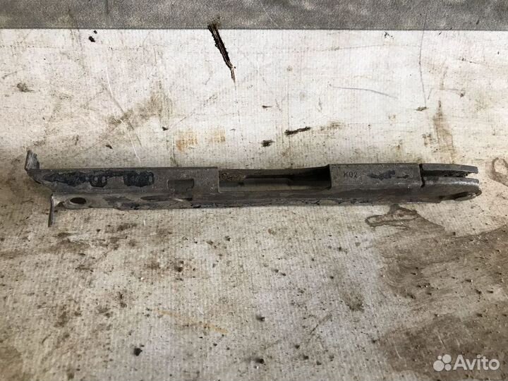 Кронштейн бампера левый Mercedes Cls-Class W219