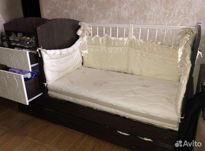 Детская кроватка