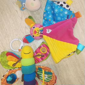 Развивающие игрушки Lamaze пакетом