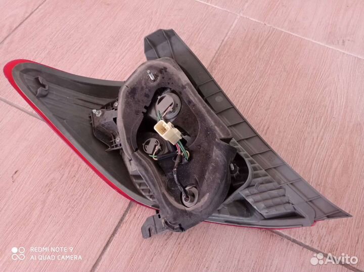 Задний стоп сигнал таёта yaris