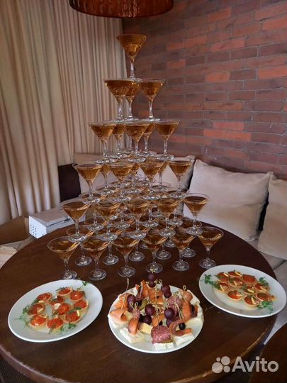 Пирамида из бокалов