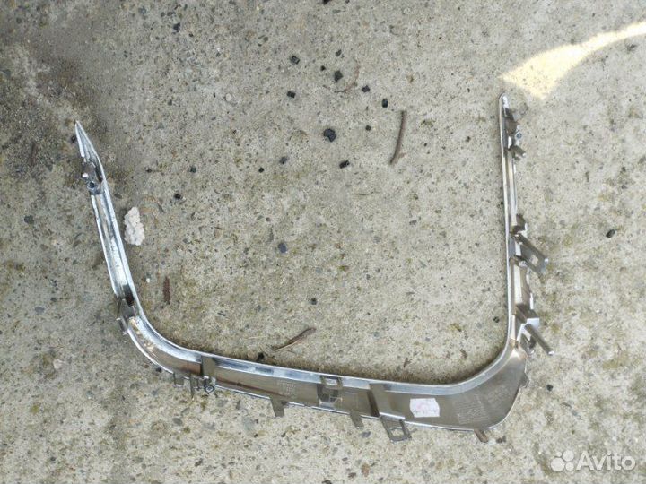 Накладка бампера передняя левая Toyota Corolla