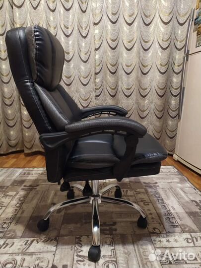 Компьютерное кожаное кресло