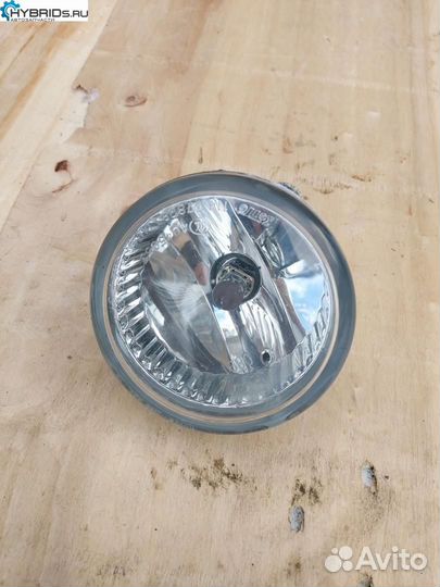 Фара противотуманная правая Toyota Prius 2 NHW20