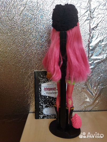 Кукла Монстер Хай Хоулин Вульф