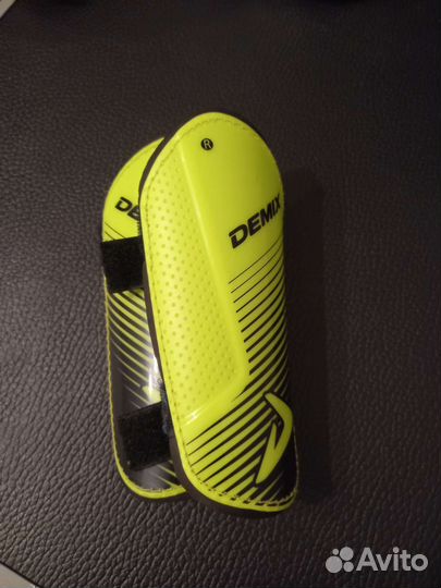 Футбольные щитки