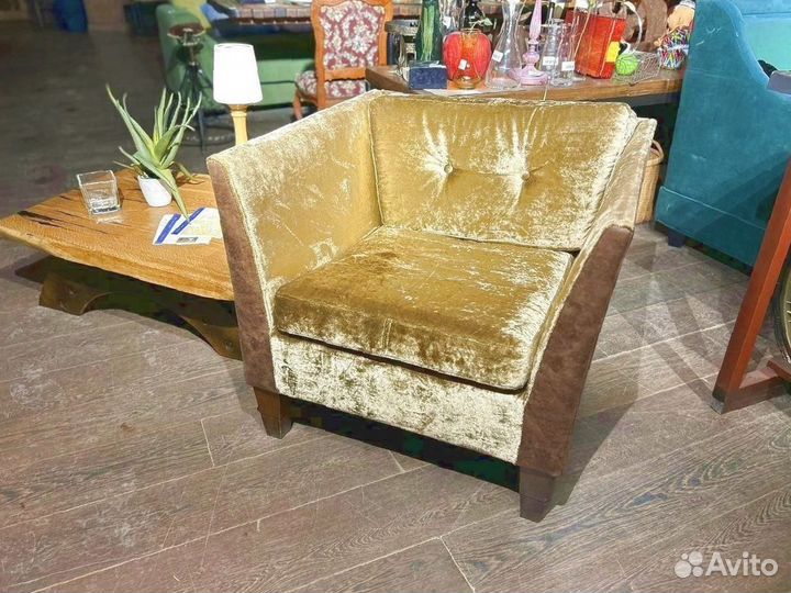 Кресло (золотой велюр)