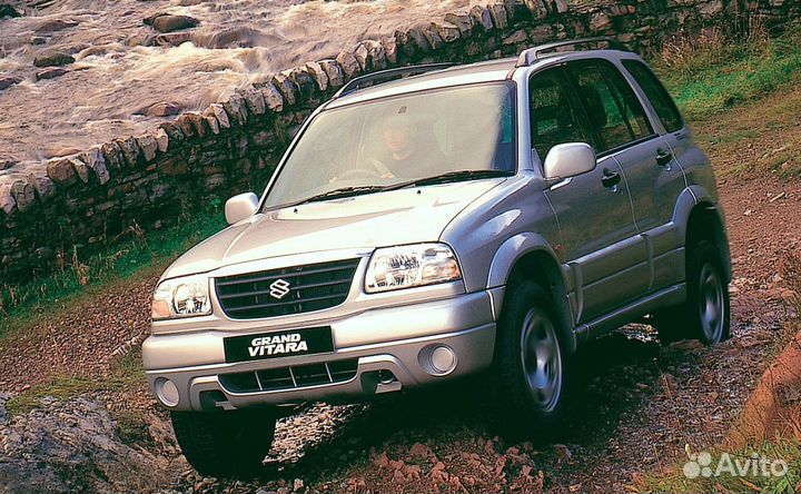 Лобовое стекло на Suzuki Grand Vitara (1998-2005)