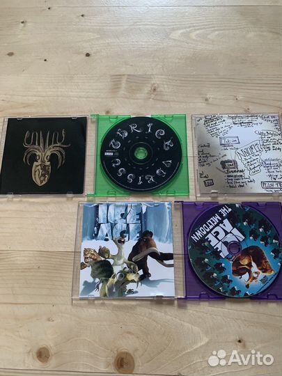 12 CD и MP3 дисков