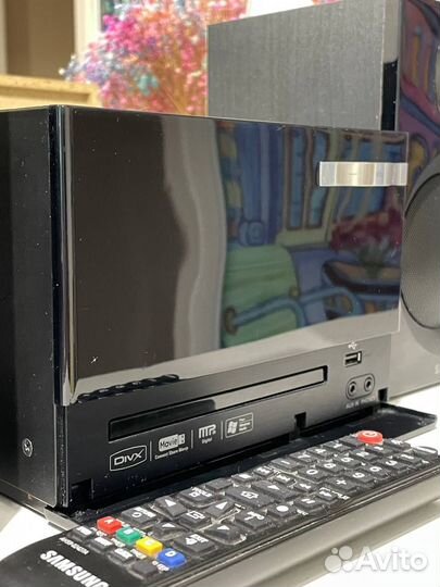 Музыкальный центр Samsung MM-E320D