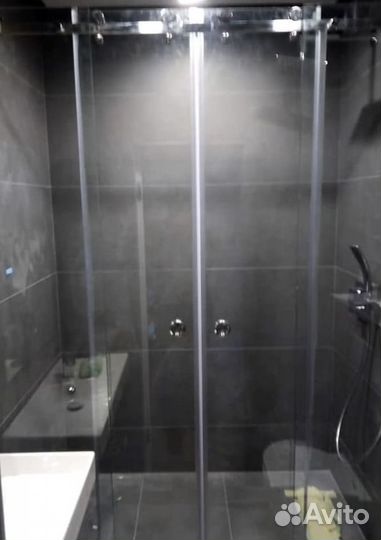 Стеклянные ограждения для душа без поддона
