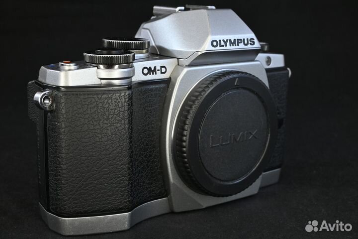 На запчасти Olympus om d e m10