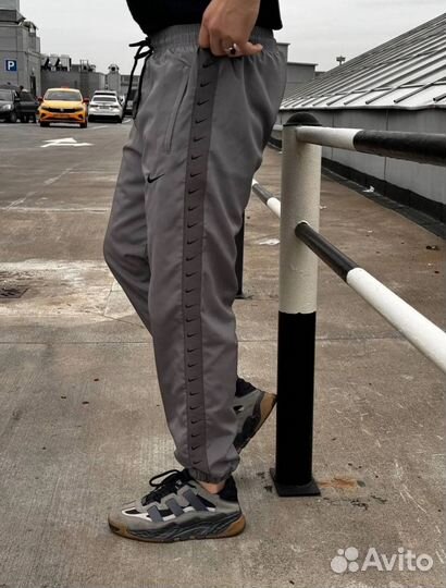 Спортивные штаны