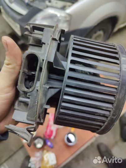 Моторчик печки Renault Logan