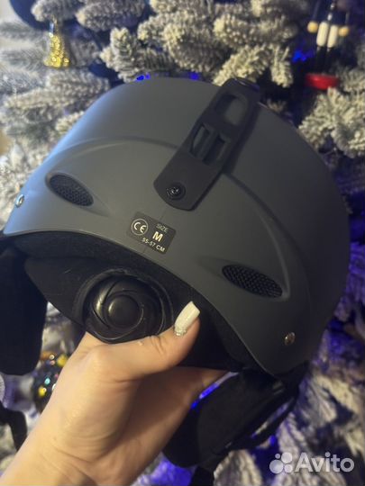 Шлем горнолыжный