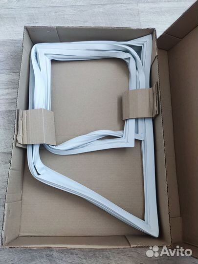 Уплотнитель для двери холодильника