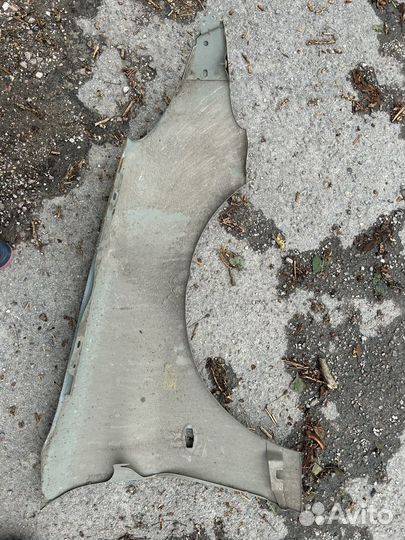 Крыло Пежо 206 левое переднее