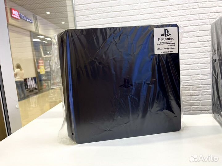 В налчии Sony PS4 + игра +гарнатия