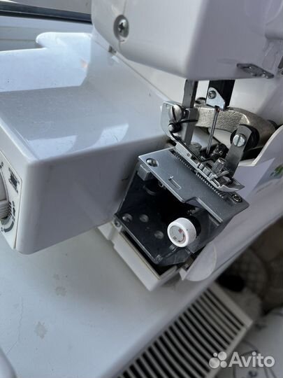 Оверлок швейная машина