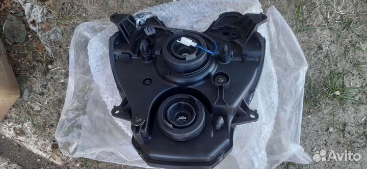 Фара на honda silver wing 600