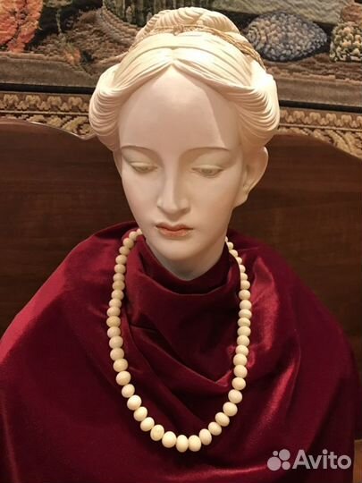 Бусы. Королевский. янтарь