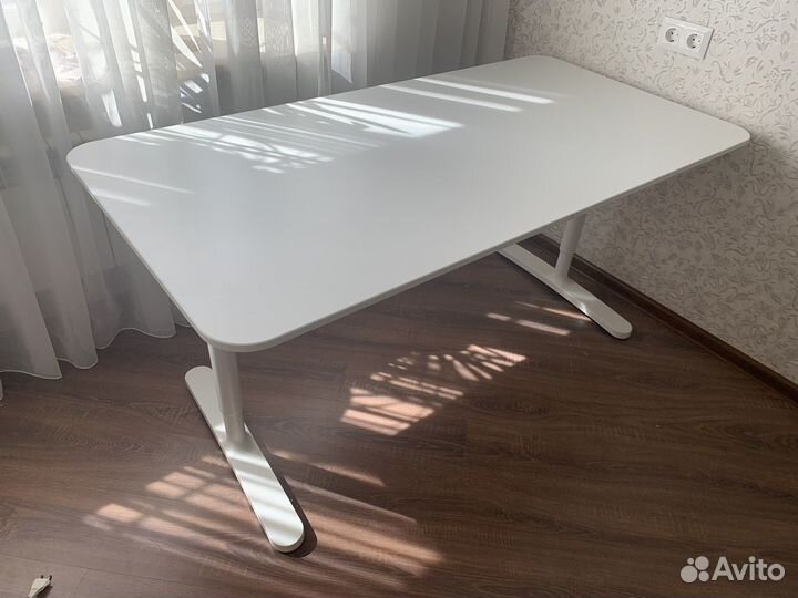 Стол бекант IKEA оригинал в отличном состоянии