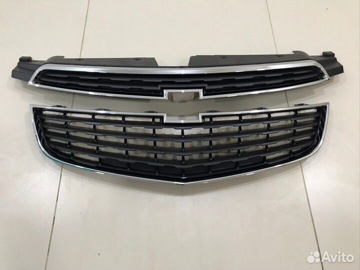 Решетка радиатора (низ) Chevrolet Cruze 2012-2016