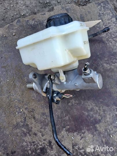 Главный тормозной цилиндр VW Jetta 6