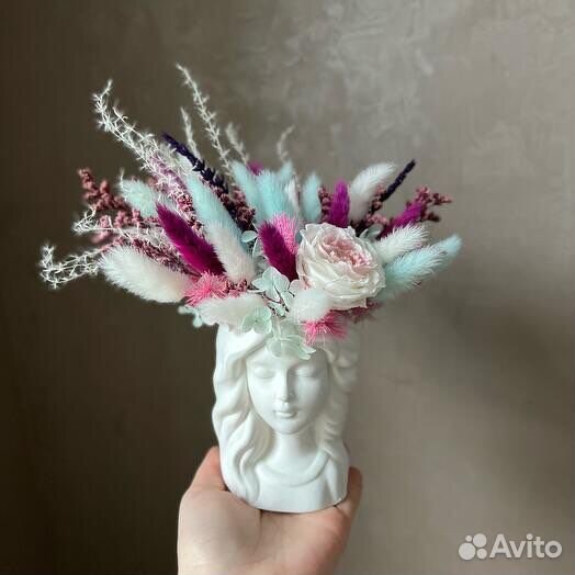 Кашпо с сухоцветами