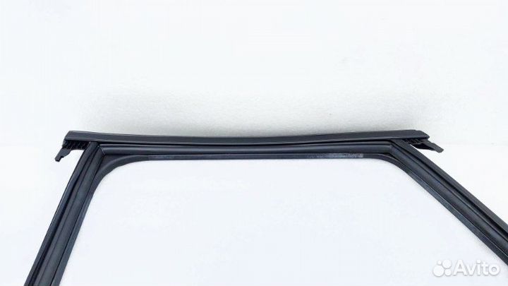 Б/У Уплотнитель стекла двери Состояние отличное