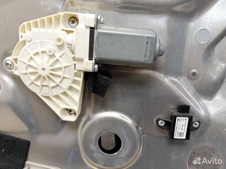 Стеклоподъемник электрический задний левый