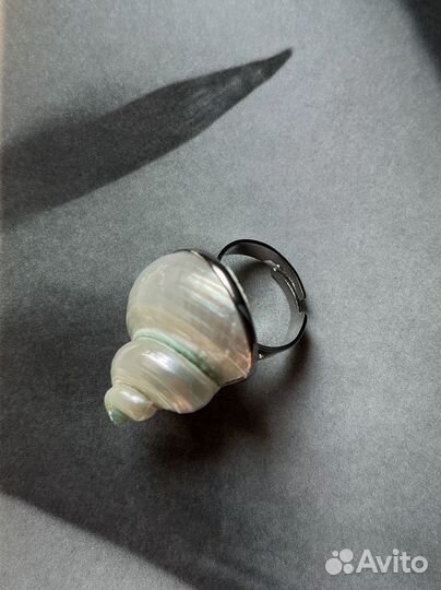 Кольцо из натуральной ракушки