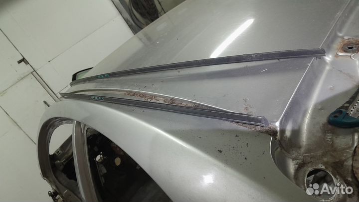Молдинг крыши лифтбек Nissan primera p12