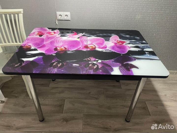 Кухонный стол