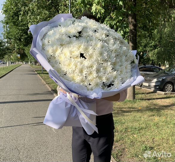 Гигантский букет хризантем