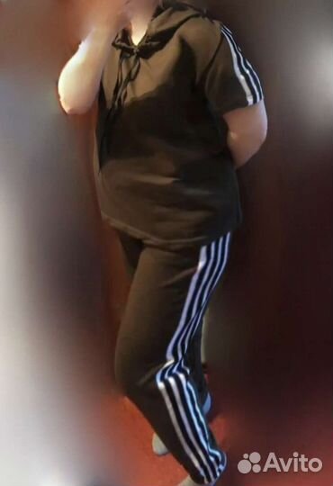 Спортивный костюм женский