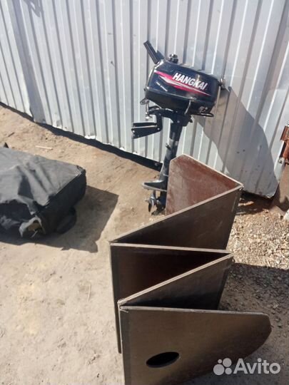 Мотор и лодка