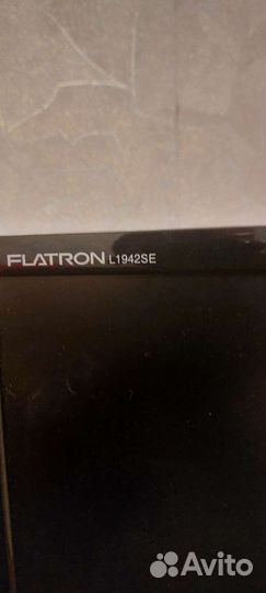 Монитор LG 19