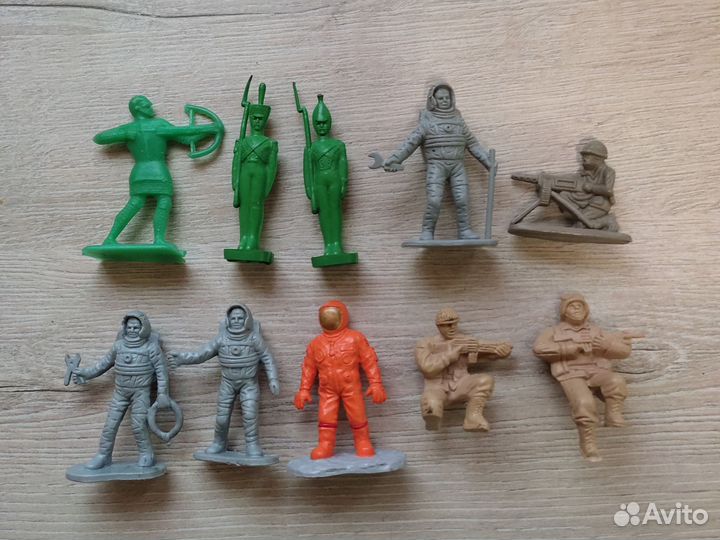 Фигурки солдатиков