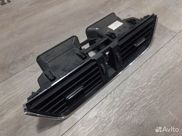 Центральный дефлектор хром для Skoda Octavia A7