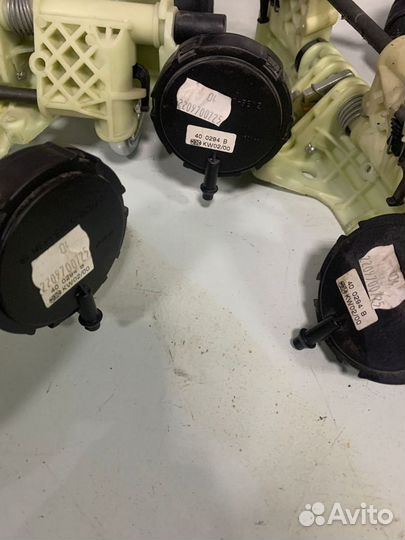 Подголовник задний Mercedes W220