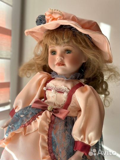 Кукла фарфоровая remeco collection