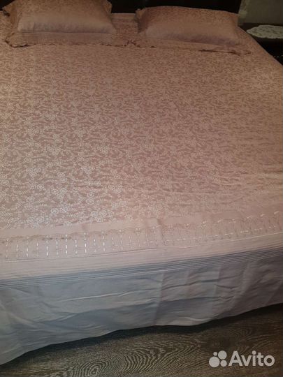 Покрывало на 2 х спальную кровать бу